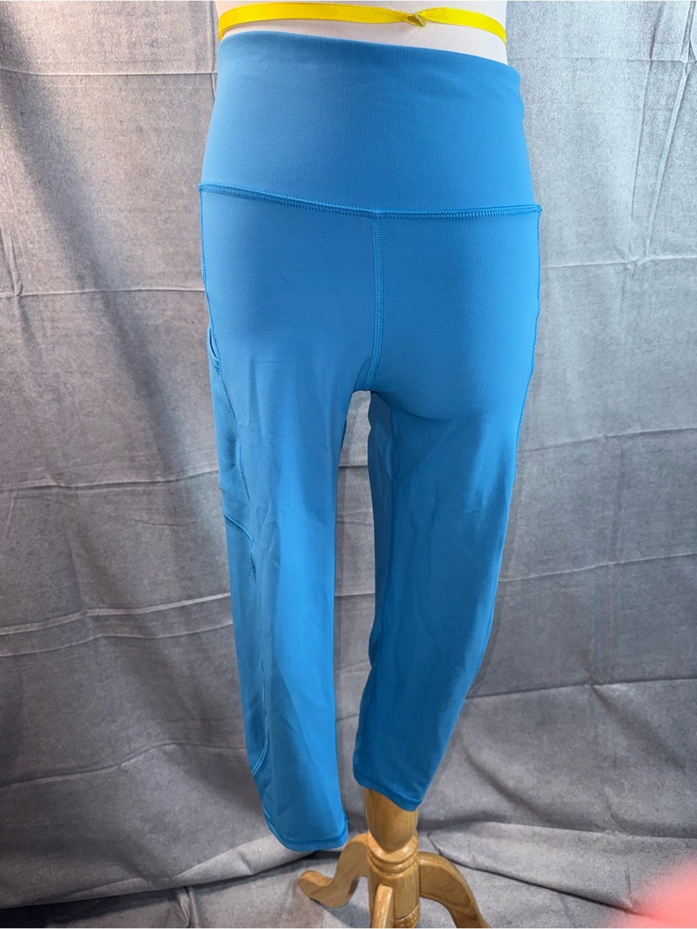 2180-Gottex Bright Blue High-Rise Capri Pants